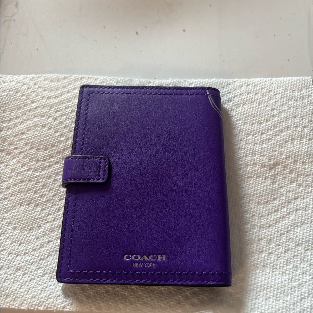 New Tagged Coach Leather Passport Holder - Picture 2 of 5